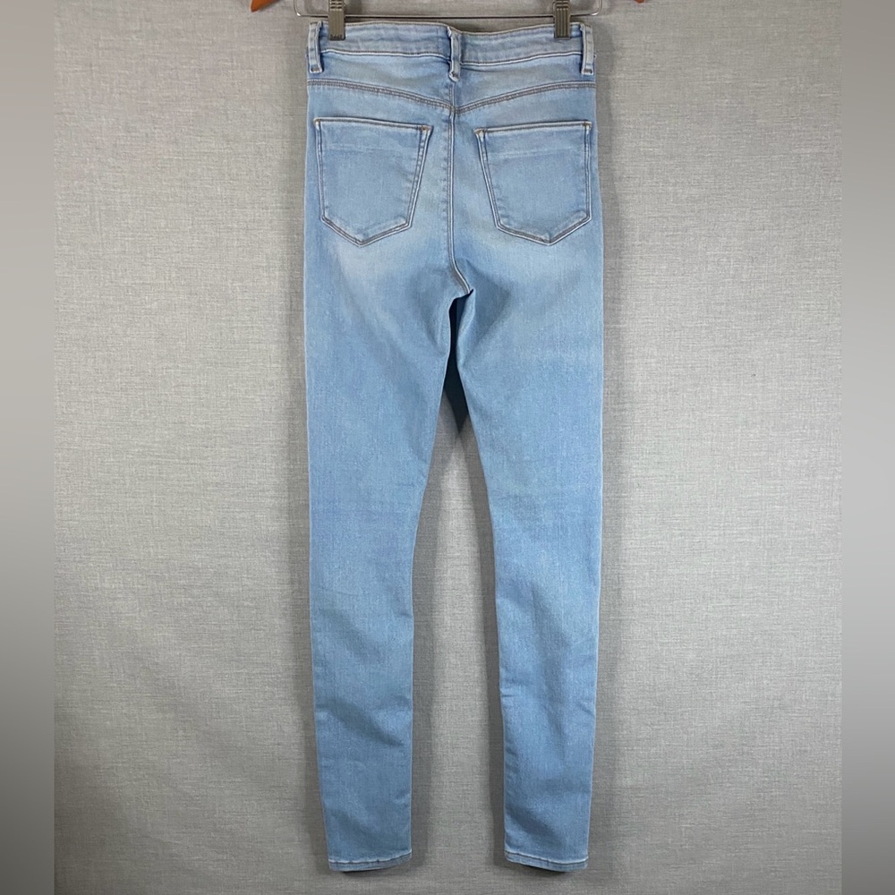 ASOS Women’s Comfort Stretch Straight Leg Jeans in Light Wash Blue Size 26/32 - Picture 7 of 8